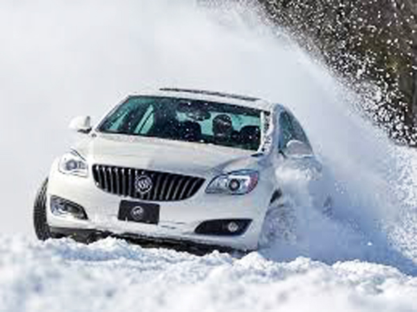 What’s the Difference Between All-Wheel Drive and Four-Wheel Drive?