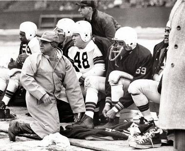 1950 title victory on Christmas Eve in Cleveland - Cleveland Browns win 30–28 over the Los Angeles Rams