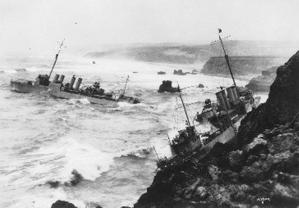 Naval History and Heritage Command Photographic Branch image #NH84820: USS Nicholas and S.P. Lee wrecked at Honda Point, September 1923