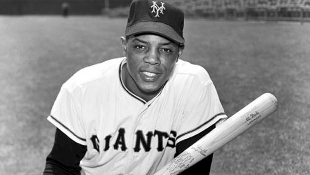 Willie Mays breaks National League home run record on May 04, 1965