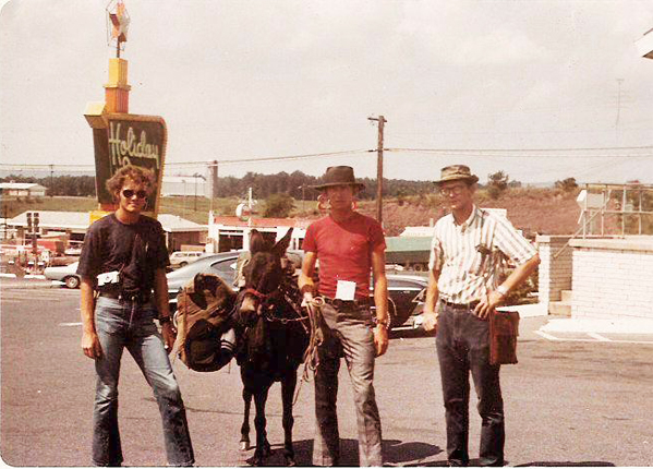 American circumnavigates the globe on foot on October 05, 1974