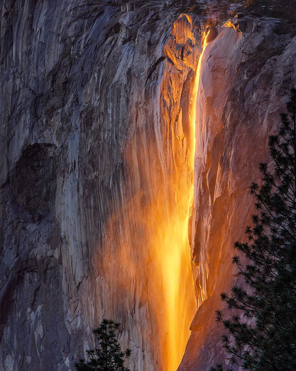 Illusion transforms Yosemite waterfall into “firefall”