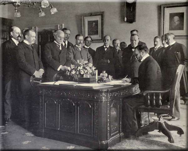 Treaty of Paris ends Spanish-American War on December 10, 1898